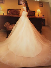 Load image into Gallery viewer, Augusta Jones &#39;Romantic&#39; - Augusta Jones - Nearly Newlywed Bridal Boutique - 2
