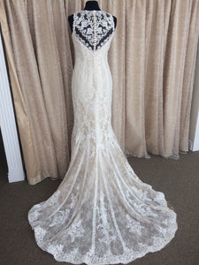 Pronovias 'Aura' size 6 sample wedding dress