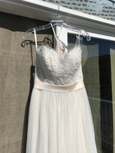 Load image into Gallery viewer, Casablanca &#39;2205&#39; size 6 new wedding dress front view close up on hanger
