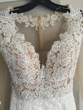 Load image into Gallery viewer, Lillian West &#39;6422&#39; size 2 new wedding dress front view close up
