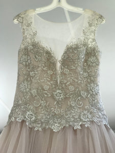 David Tutera for Mon Cheri 'Idalia' size 8 new wedding dress front view close up