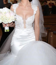 Load image into Gallery viewer, Custom &#39;Tinaâ€™s Dress&#39; size 2 used wedding dress front view on bride
