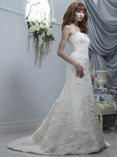 Load image into Gallery viewer, Birnbaum and Bullock &#39;Vivian&#39; size 2 used wedding dress side view on model
