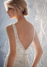 Load image into Gallery viewer, Mori Lee &#39;Venice Lace 1968&#39; Ivory
