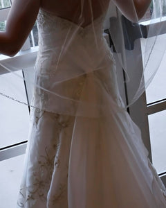 Allure Bridals '8514' size 8 used wedding dress back view on bride