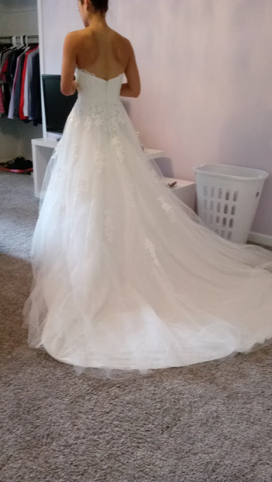 Venus 'AT4562' size 6 new wedding dress back view on bride