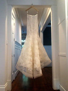 Vera Wang 'Leda' size 6 used wedding dress back view on hanger