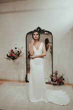 Load image into Gallery viewer, Sarah Seven &#39;Belmont&#39; size 6 new wedding dress front view on model
