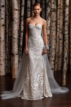 Load image into Gallery viewer, Naeem Khan &#39;Beverly Hills&#39; size 4 used wedding dress front view on model

