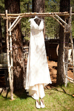Load image into Gallery viewer, David&#39;s Bridal &#39;Couture&#39; size 10 used wedding dress front view on hanger
