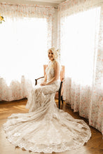 Load image into Gallery viewer, Wtoo &#39;Viola&#39; size 10 used wedding dress side view on bride
