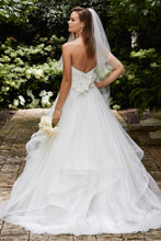 Load image into Gallery viewer, Watters &#39;Selena&#39; size 4 used wedding dress back view on model
