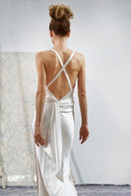 Load image into Gallery viewer, Elizabeth Fillmore &#39;Greta&#39; size 6 used wedding dress back view on model

