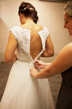 Load image into Gallery viewer, Mori Lee &#39;5368&#39; size 8 used wedding dress back view on bride
