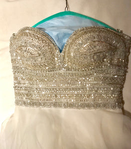 Naeem Khan 'Tulum' size 6 used wedding dress front view on hanger