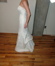 Load image into Gallery viewer, Winnie Couture &#39;Abigail&#39; - Winnie Couture - Nearly Newlywed Bridal Boutique - 4
