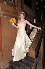 Load image into Gallery viewer, Cymbeline Paris &#39;E Tracy&#39; - Cymbeline Paris - Nearly Newlywed Bridal Boutique - 2
