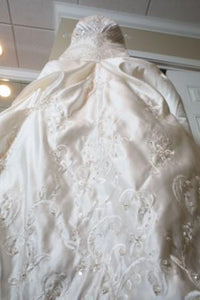 Kenneth Winston '1458' size 12 used wedding dress view of train