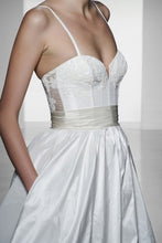 Load image into Gallery viewer, Amsale &#39;Cameron&#39; - Amsale - Nearly Newlywed Bridal Boutique - 2
