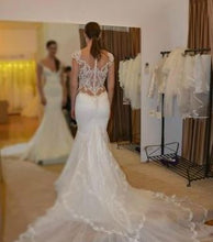 Load image into Gallery viewer, Alex Dumente &#39;&#39;Calabro&#39; size 4 new wedding dress back view on bride

