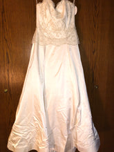 Load image into Gallery viewer, Exquisite Bride &#39;Adel&#39; size 16 new wedding dress front view on hanger
