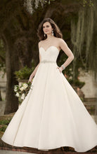Load image into Gallery viewer, Essence of Australia &#39;D1875&#39; size 6 new wedding dress front view on model
