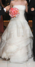 Load image into Gallery viewer, Vera Wang Luxe Kimberly Wedding Dress - Vera Wang - Nearly Newlywed Bridal Boutique - 1
