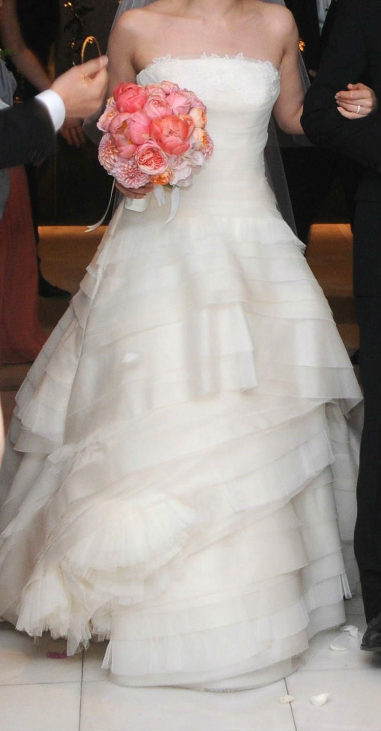 Vera Wang Luxe Kimberly Wedding Dress - Vera Wang - Nearly Newlywed Bridal Boutique - 1