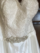 Load image into Gallery viewer, Allure &#39;2803&#39; size 10 new wedding dress front view on hanger
