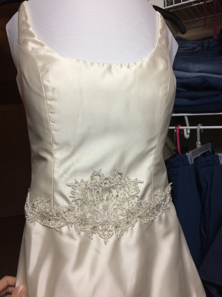 Christos 'Classic' size 8 used wedding dress – Nearly Newlywed