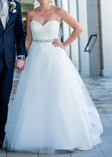 Load image into Gallery viewer, Kelly Faetanini &#39;Ula&#39; size 0 used wedding dress front view on bride
