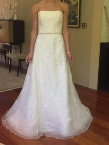 Rivini 'Applique' size 4 new wedding dress front view on bride