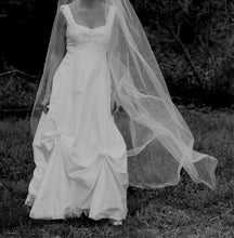 Load image into Gallery viewer, Jane Wilson Marquis Collection Gown - Jane Wilson - Nearly Newlywed Bridal Boutique - 3
