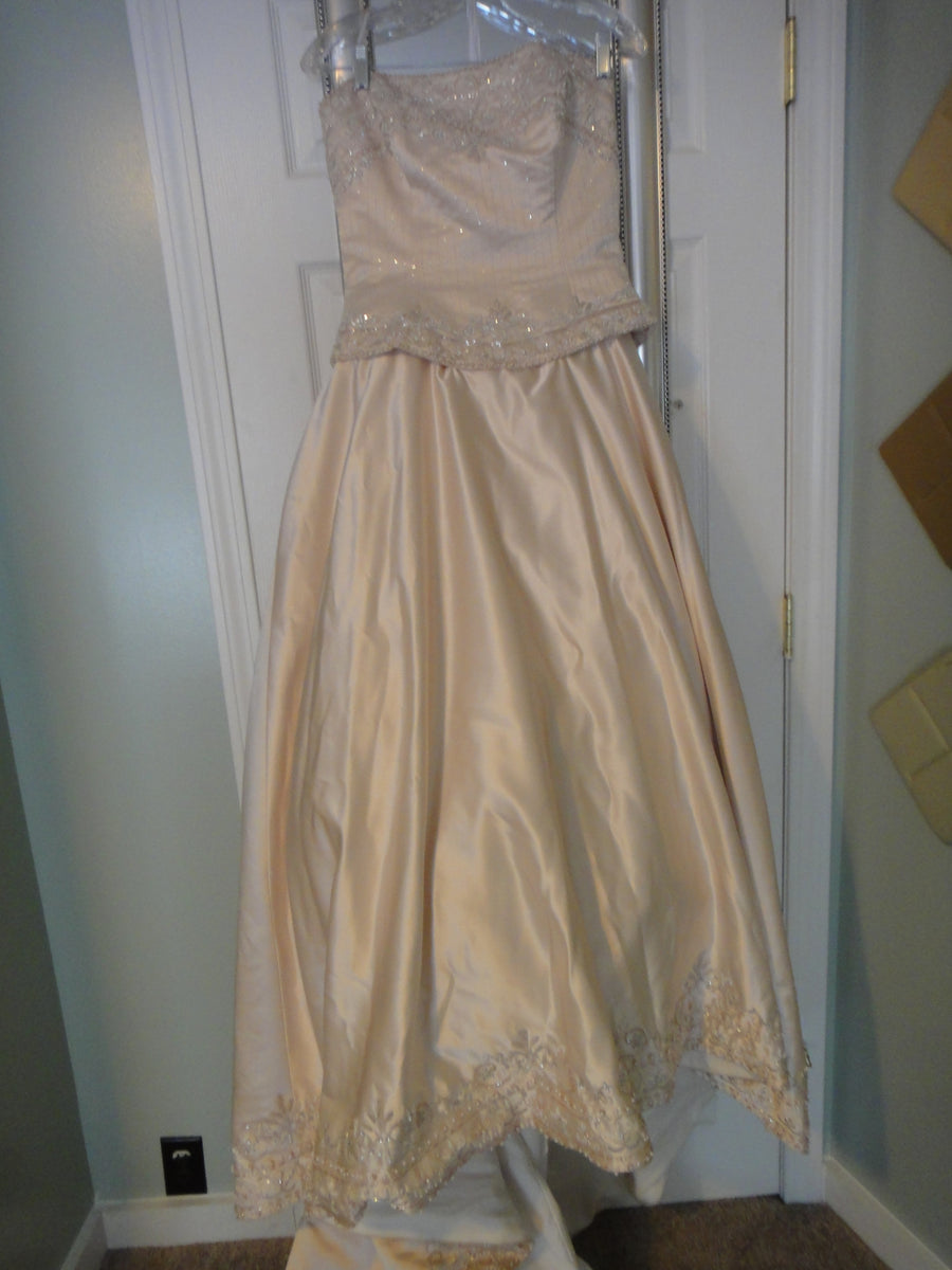 Private Label 'Signature' size 10 used wedding dress – Nearly Newlywed