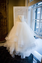 Load image into Gallery viewer, Lazaro &#39;3309&#39; size 4 used wedding dress front view on hanger
