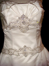 Load image into Gallery viewer, Kenneth Pool Majesty Ball Gown - Kenneth Pool - Nearly Newlywed Bridal Boutique - 3
