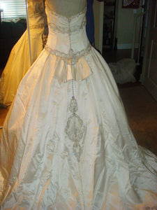 Kenneth Pool Majesty Ball Gown - Kenneth Pool - Nearly Newlywed Bridal Boutique - 4