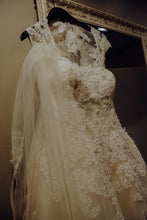 Load image into Gallery viewer, Casablanca &#39;2289&#39; size 6 used wedding dress front view on hanger
