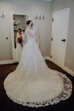 Load image into Gallery viewer, Casablanca &#39;2289&#39; size 6 used wedding dress back view on bride
