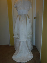 Load image into Gallery viewer, Custom &#39;Simple Clean&#39; - Custom - Nearly Newlywed Bridal Boutique - 2

