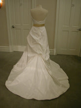 Load image into Gallery viewer, Marisa &#39;Classic Strapless A-Line 676&#39;
