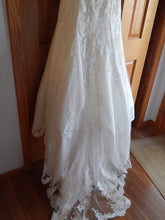 Load image into Gallery viewer, Allure Bridals &#39;Strapless Lace&#39; size 8 new wedding dress view of train
