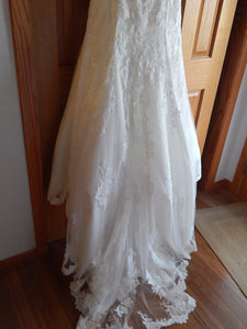Allure Bridals 'Strapless Lace' size 8 new wedding dress view of train