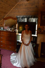 Load image into Gallery viewer, Custom &#39;Micaela Loren&#39; - Custom made - Nearly Newlywed Bridal Boutique - 1
