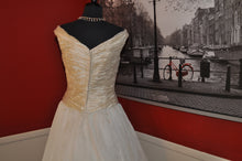 Load image into Gallery viewer, Pronovias &#39;Dorado&#39; - Pronovias - Nearly Newlywed Bridal Boutique - 3
