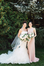 Load image into Gallery viewer, Vera Wang &#39;Gemma&#39; size 6 used wedding dress front view on bride
