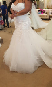 Demetrios '7521' size 18 new wedding dress side view on bride