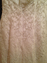 Load image into Gallery viewer, Demetrios Ilissa 959 Wedding Dress - Demetrios - Nearly Newlywed Bridal Boutique - 4
