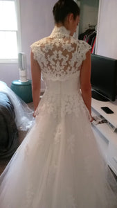 Venus 'AT4562' size 6 new wedding dress back view on bride
