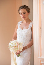Load image into Gallery viewer, Monique Lhuillier &#39;Charmaine&#39; - Monique Lhuillier - Nearly Newlywed Bridal Boutique - 6
